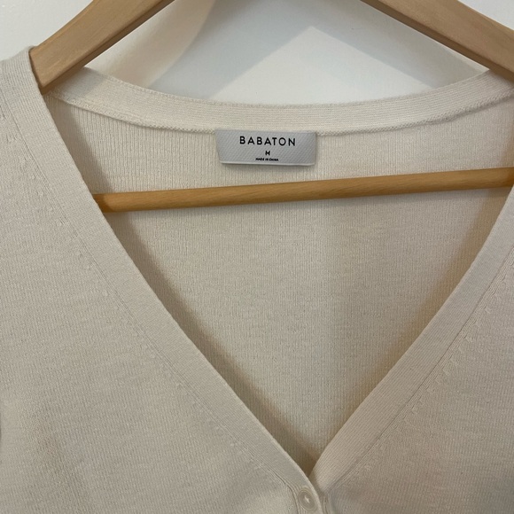 Babaton Cropped V-Neck White Cardigan - Picture 3 of 6